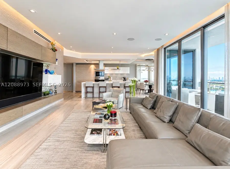 17111 Biscayne Blvd #2210, North Miami Beach, FL 33160 - #2