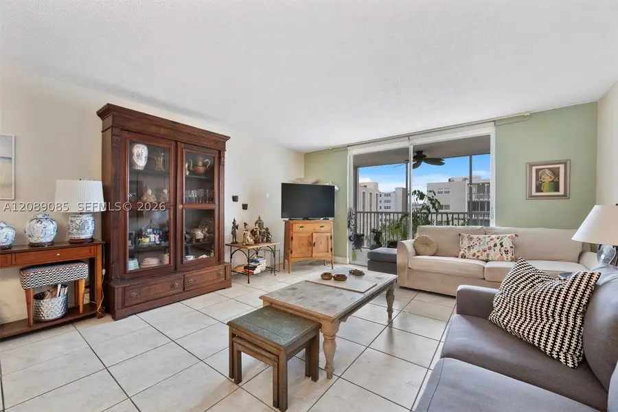 500 NE 12th Ave #601, Hallandale Beach, FL 33009 - #3