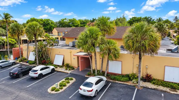 15528 Braemar Ct, Miami Lakes, FL 33014