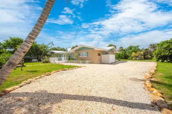 5885 Pine Tree, Other, FL 33957