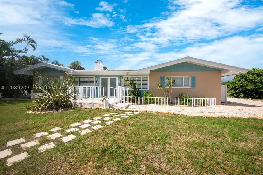 5885 Pine Tree, Sanibel, FL 33957 - #2
