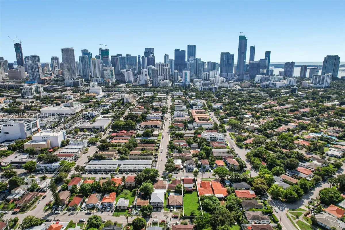 1010 SW 8th Ave, Miami, FL 33130 - #1