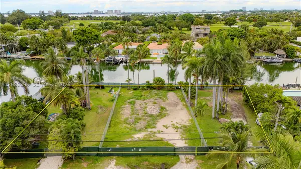 1415 Marseille Dr, Miami Beach, FL 33141