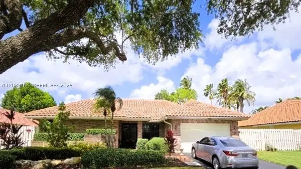 14481 Hickory Ct, Davie, FL 33325