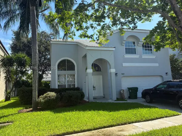 989 NW 156 Ave, Pembroke Pines, FL 33028