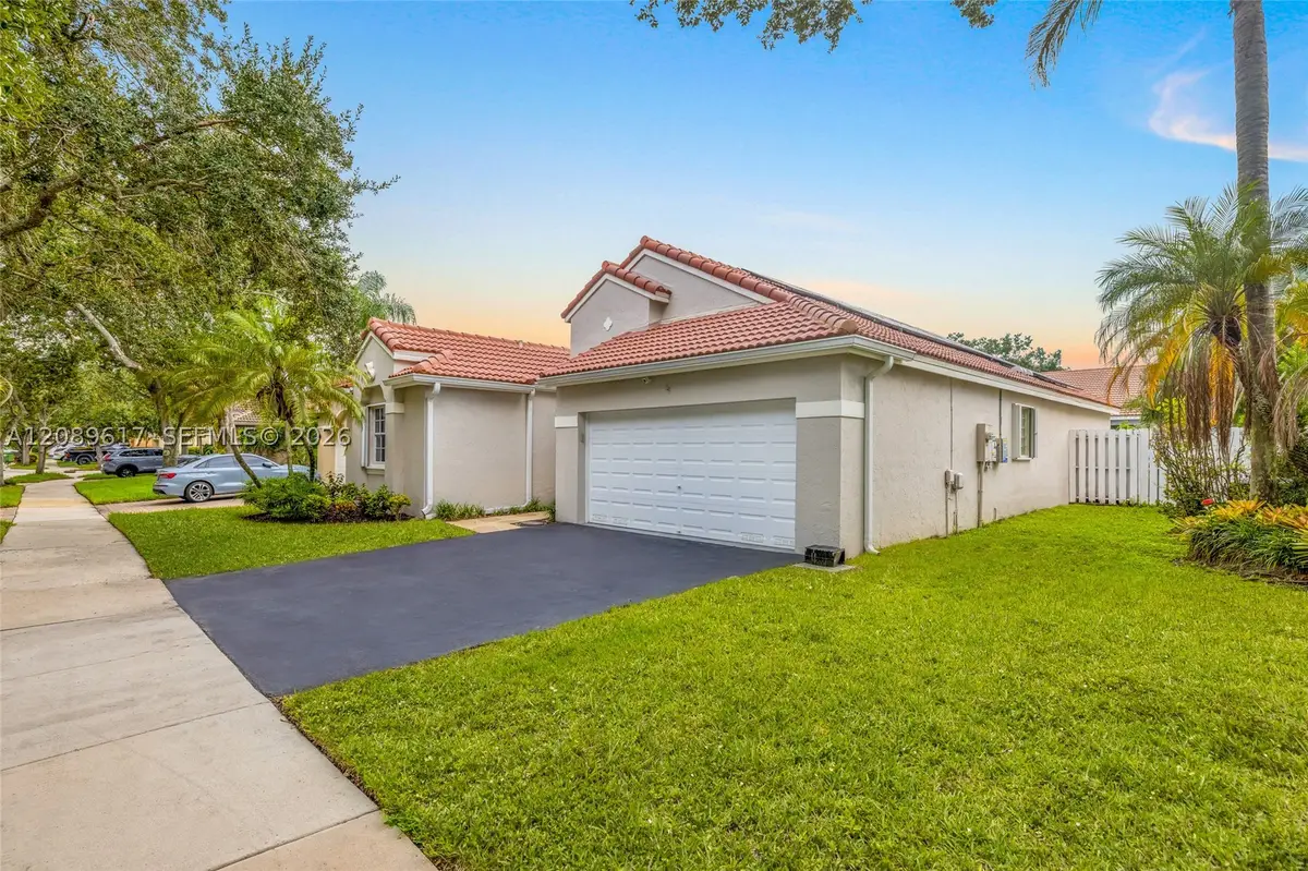 1315 Bayview Cir, Weston, FL 33326 - #1