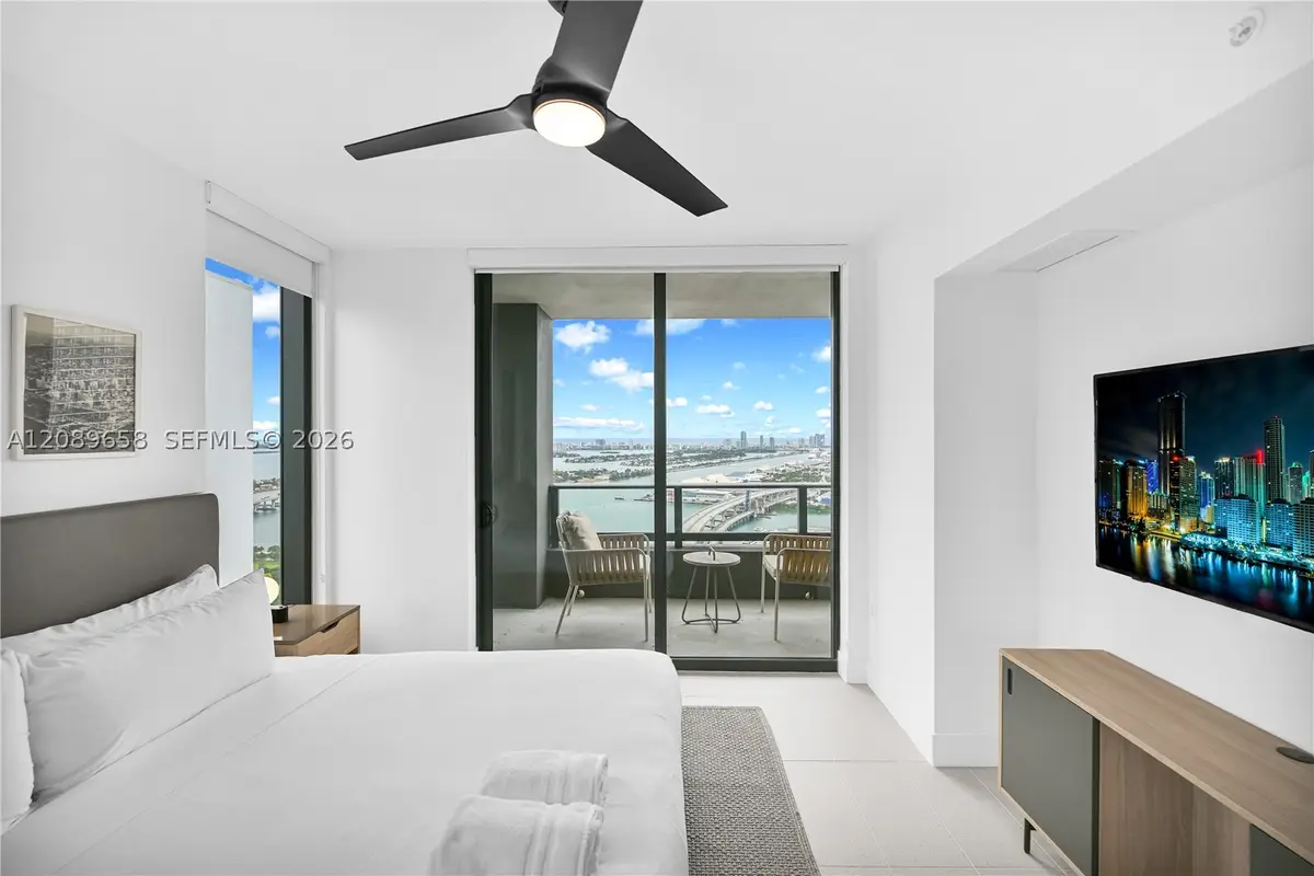 159 NE 6th St #4015, Miami, FL 33132 - #1