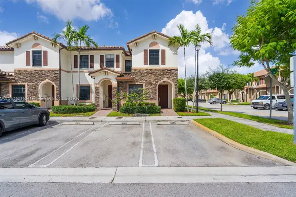 3305 W 93rd Pl, Hialeah, FL 33018