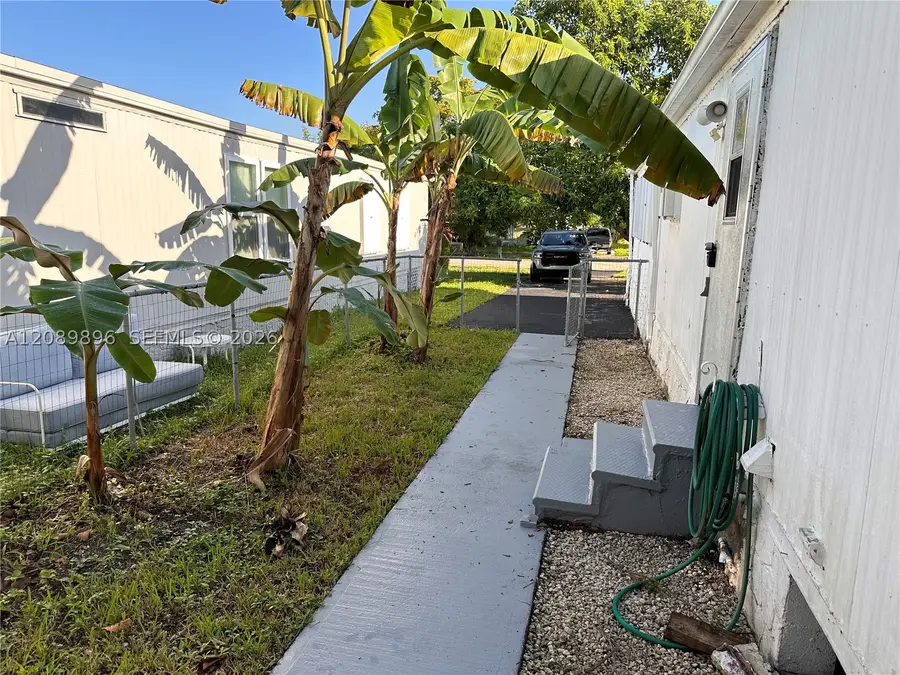 3028 SW 50th St, Fort Lauderdale, FL 33312 - #2