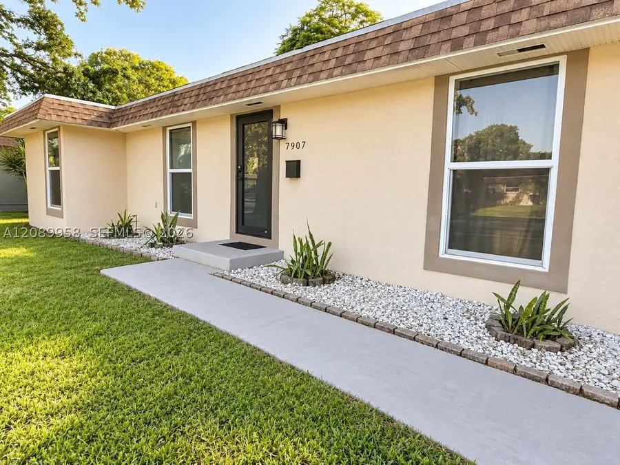 7907 NW 73rd Ter, Tamarac, FL 33321 - #2