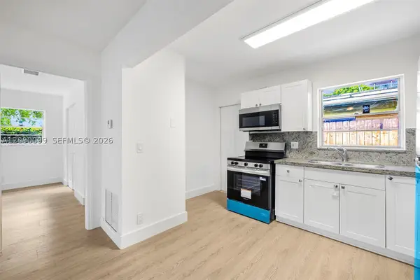 2033 Dewey St, Hollywood, FL 33020