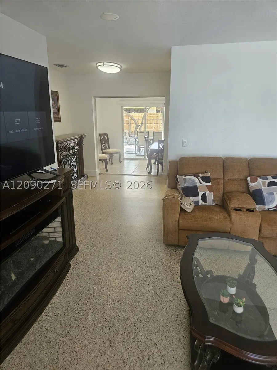 5318 W 4th Ln, Hialeah, FL 33012 - #2