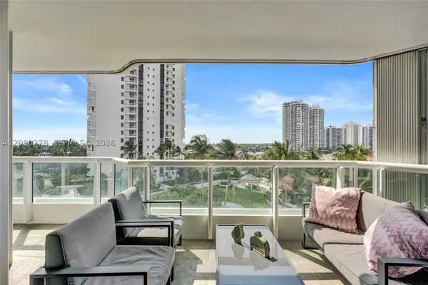 21055 Yacht Club Dr #901, Aventura, FL 33180