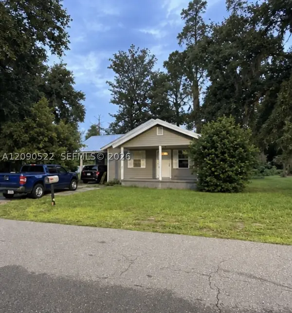 1051 Lake Dr, Other, FL 32055