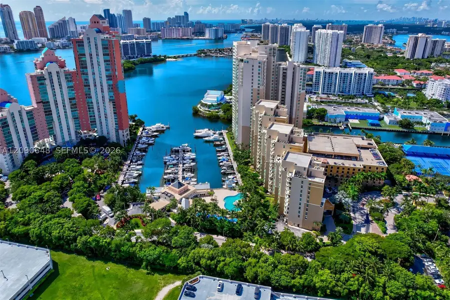 3330 NE 190th St #UPH11, Aventura, FL 33180 - #3