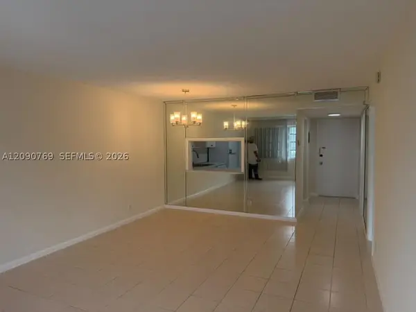 330 SE 2nd St #202E, Hallandale Beach, FL 33009