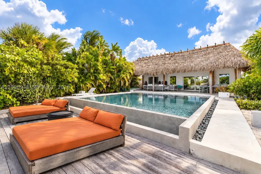 661 86th St, Miami Beach, FL 33141 - #2