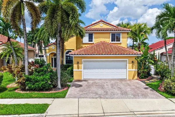 18611 NW 11th St, Pembroke Pines, FL 33029