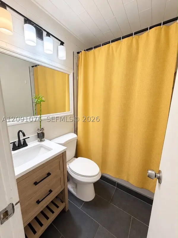 2331 Mckinley St, Hollywood, FL 33020