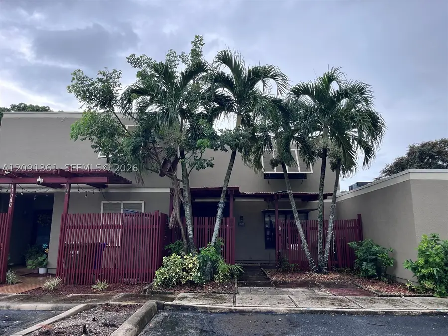 11010 Clubhouse Rd, Pembroke Pines, FL 33026 - #2