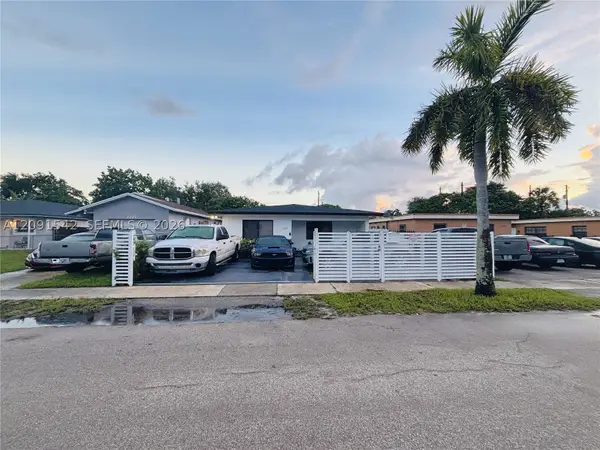 2221 Charleston St, Hollywood, FL 33020