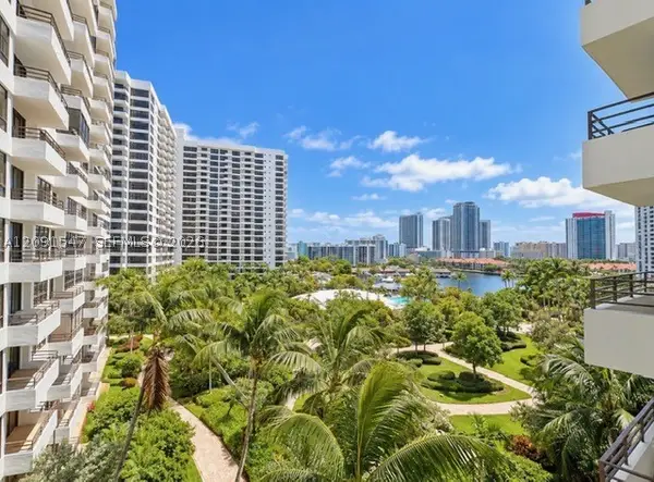 600 Three Islands Blvd #616, Hallandale Beach, FL 33009