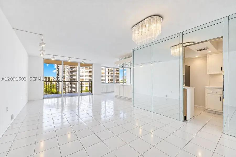 18021 Biscayne Blvd #1102, Aventura, FL 33160 - #3