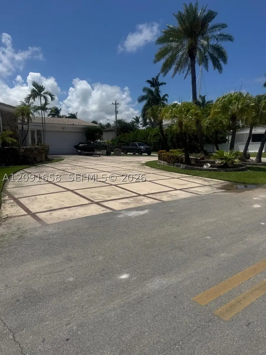 600 Hibiscus Dr, Hallandale Beach, FL 33009 - #1