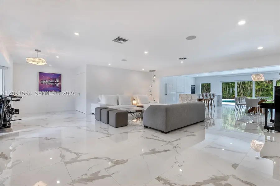 20501 NE 22nd Pl, Miami, FL 33180 - #2