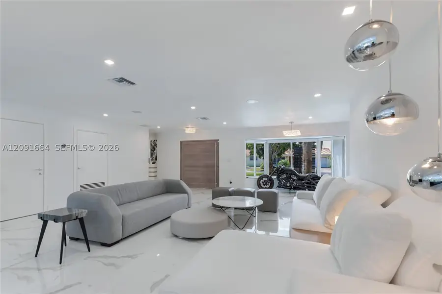 20501 NE 22nd Pl, Miami, FL 33180 - #3