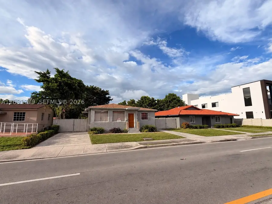 275 E 49th St, Hialeah, FL 33013 - #3