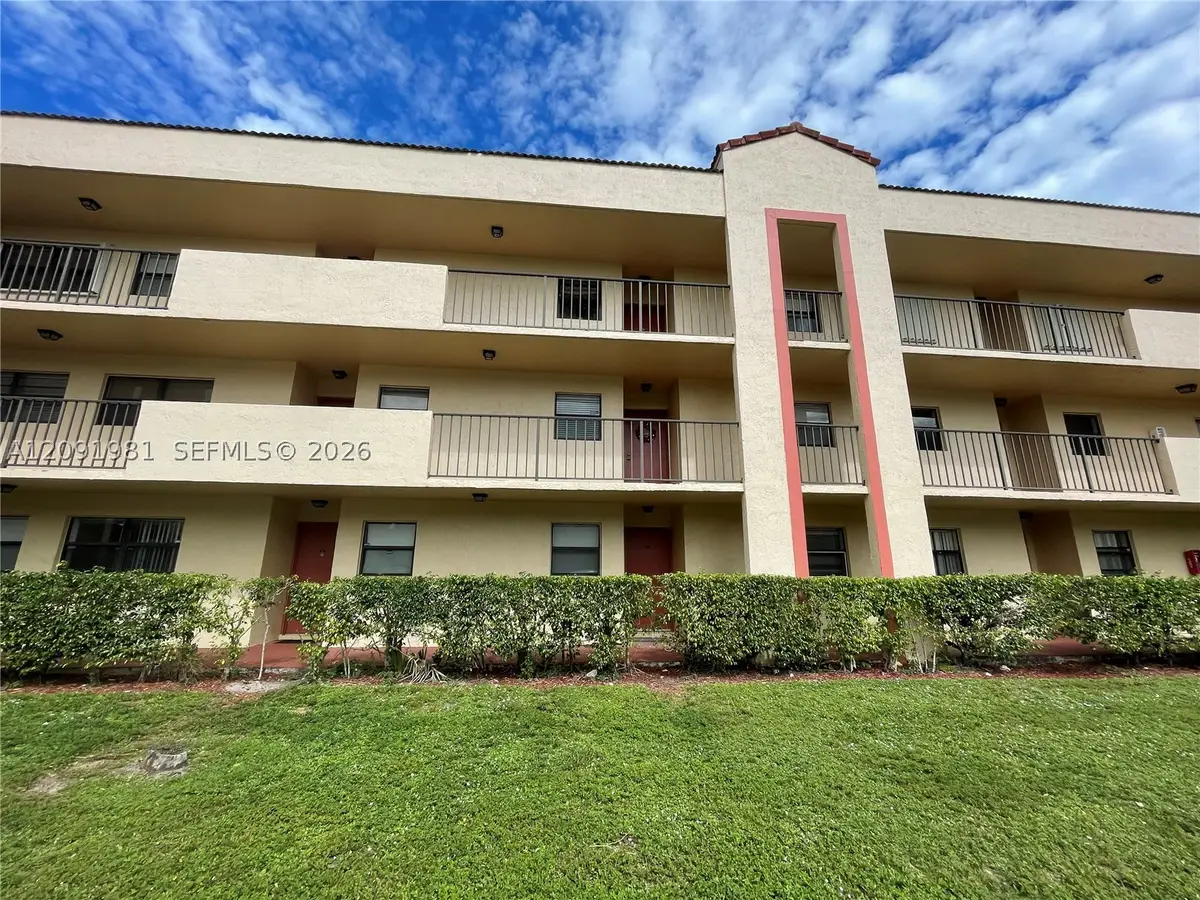 3470 Foxcroft Rd #111, Miramar, FL 33025 - #1