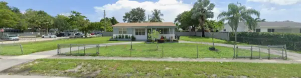 831 N 72nd Way, Hollywood, FL 33024