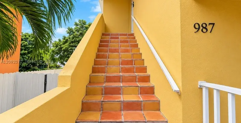 985 SW 10th St, Miami, FL 33130 - #2
