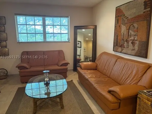 7928 Camino Cir #D-8, Miami, FL 33143