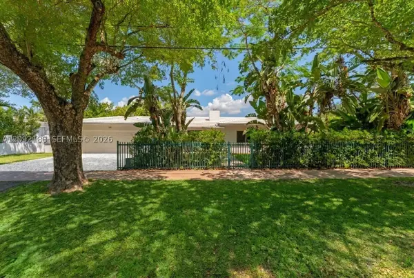 739 S Alhambra Cir, Coral Gables, FL 33146