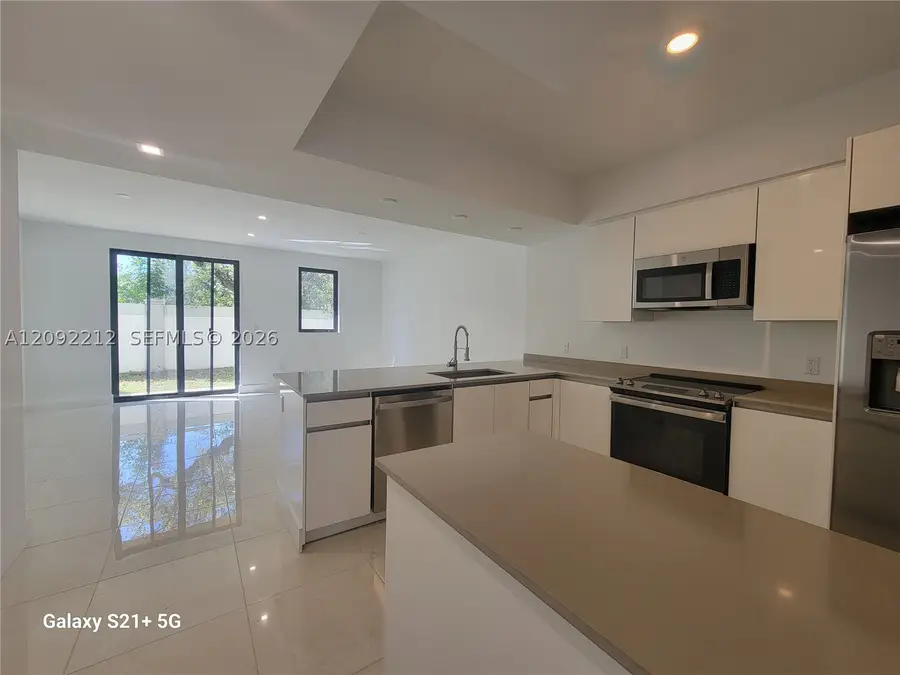 4141 N Oak Pl, Dania Beach, FL 33314 - #2