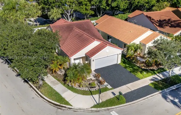 890 San Remo Dr, Weston, FL 33326