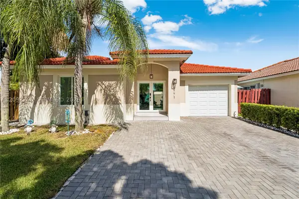 5771 NW 98th Ct, Doral, FL 33178