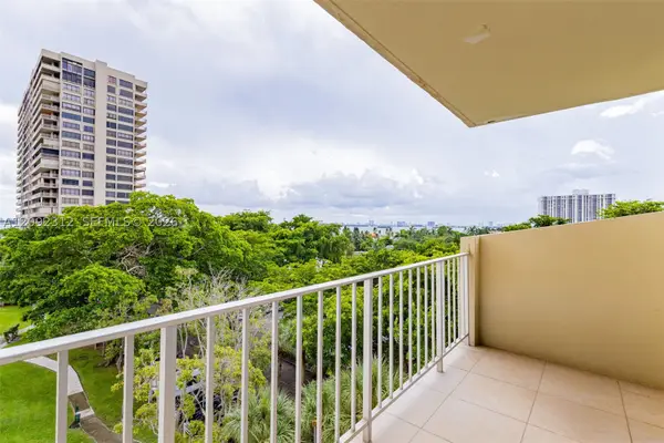11111 Biscayne Blvd #6B, Miami, FL 33181
