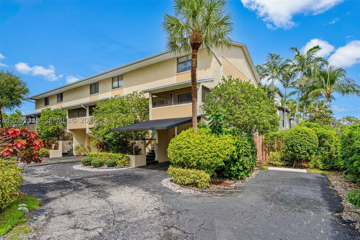 3225 NE 13th St #201, Pompano Beach, FL 33062 - #1