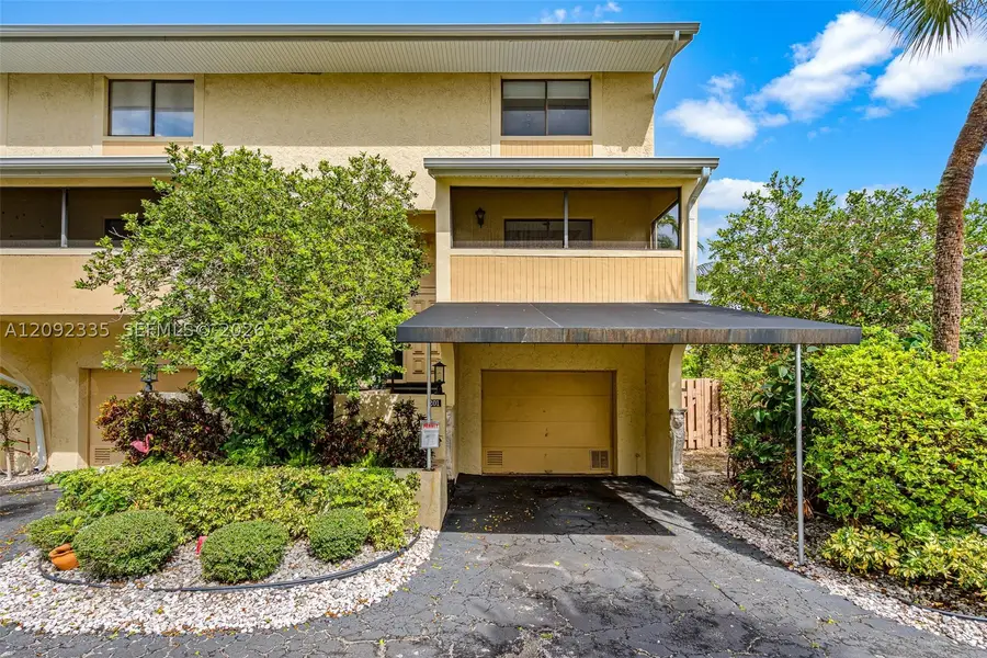 3225 NE 13th St #201, Pompano Beach, FL 33062 - #2