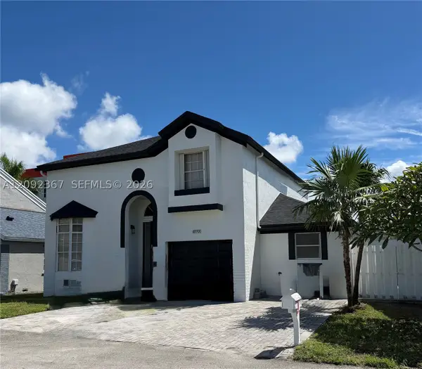 10701 SW 10th Ct, Davie, FL 33324