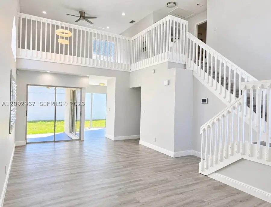 10701 SW 10th Ct, Davie, FL 33324 - #2