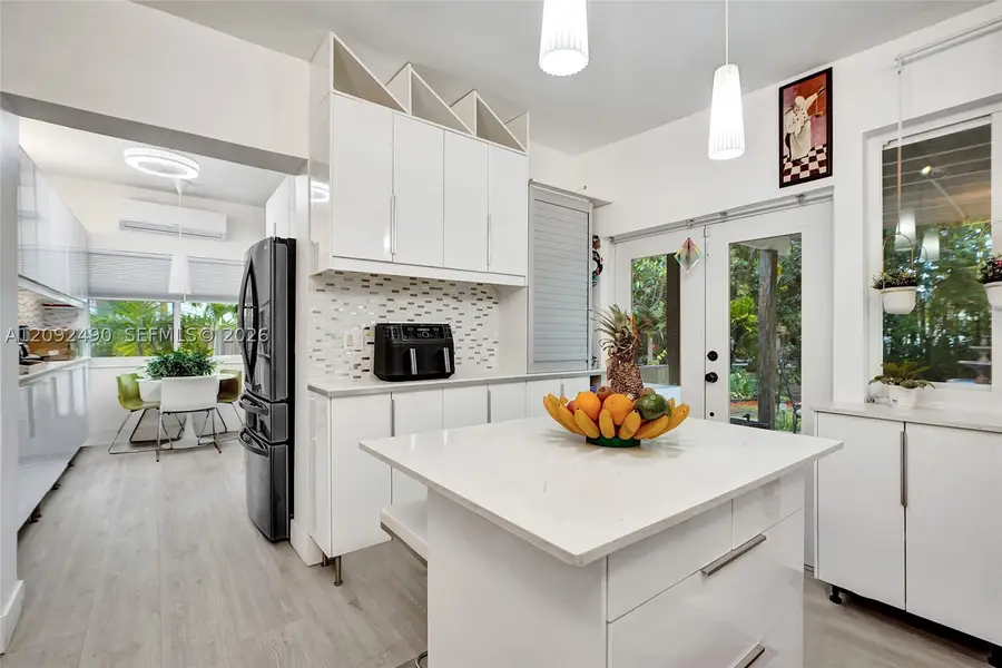 860 NE 127th St, North Miami, FL 33161 - #2