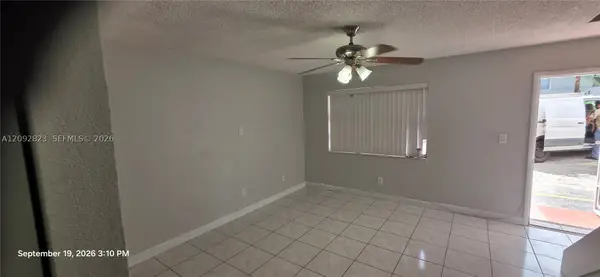 275 W 68th St #106, Hialeah, FL 33014