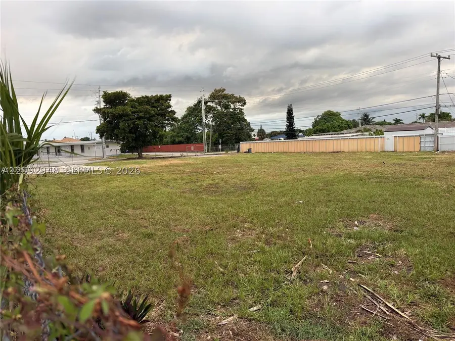 291 W 49th St, Hialeah, FL 33012 - #2