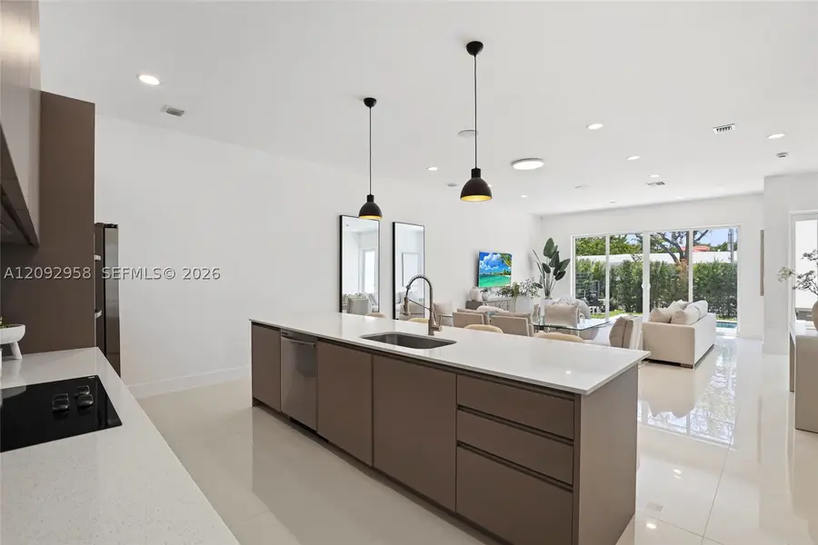 1805 Ne 13, Fort Lauderdale, FL 33304 - #2