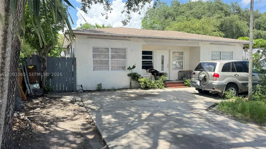 551 NE 159th St, Miami, FL 33162 - #2
