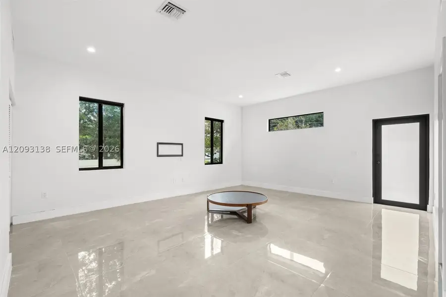 808 NW 5th Ter, Hallandale Beach, FL 33009 - #3